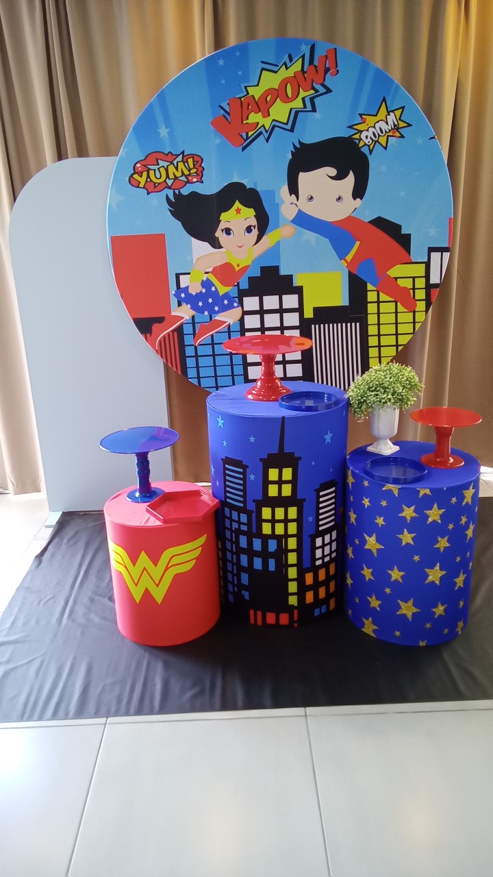 Mulher Maravilha X Super 2 - Cenário Mágico Festa
