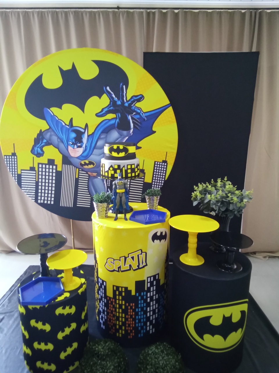 Batmam Amarelo Pop's  - Cenário Mágico Festa