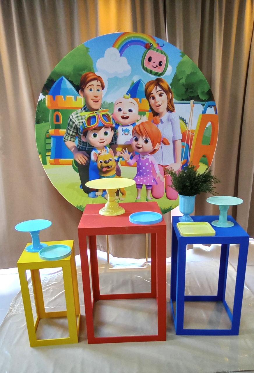 Cocomelon 1 - Cenário Mágico Festa