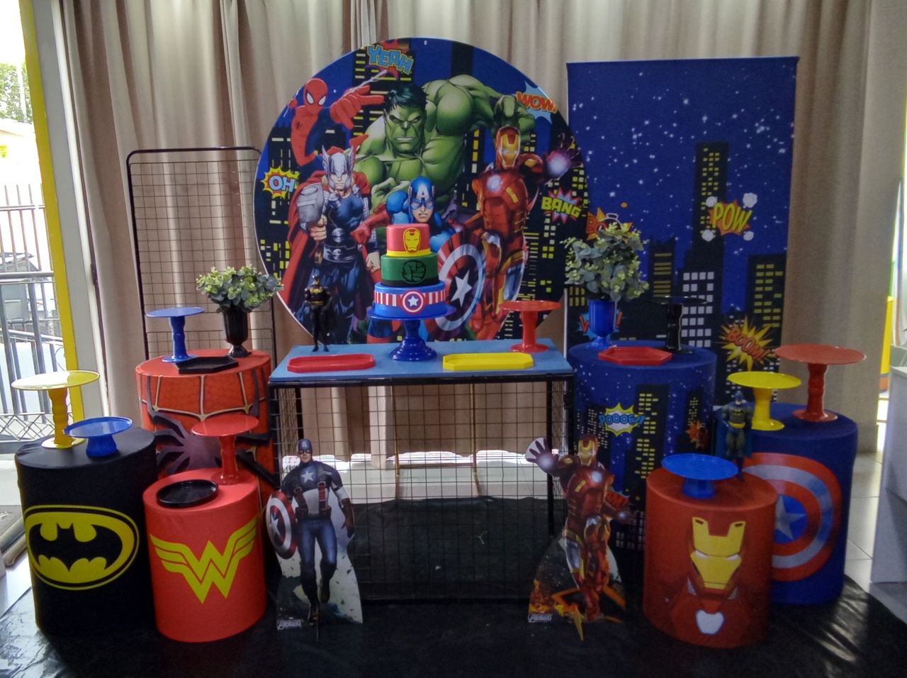Vingadores 4 - Cenário Mágico Festa