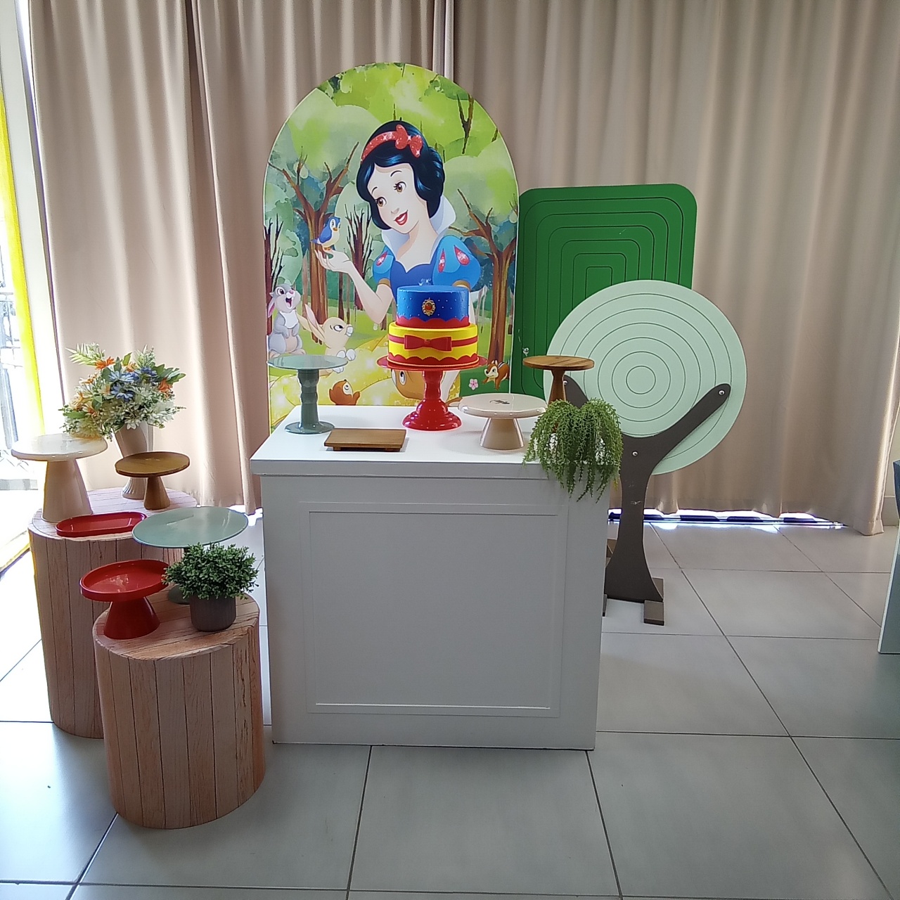 Branca de Neve 5 R$ 300,00 - Cenário Mágico Festa
