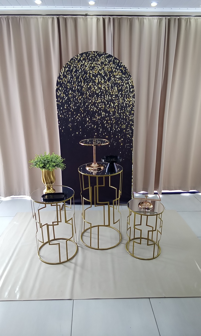 Preto Gliter Dourado 5 - Cenário Mágico Festa