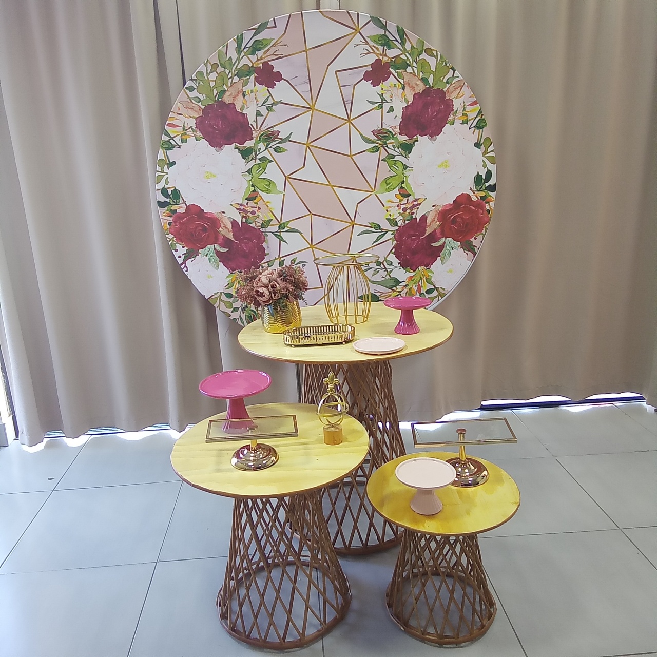Floral Vermelho Geometrico 7 - Cenário Mágico Festa