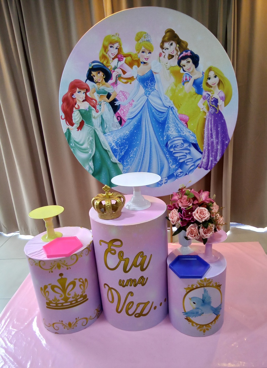 Princesas 1 - Cenário Mágico Festa