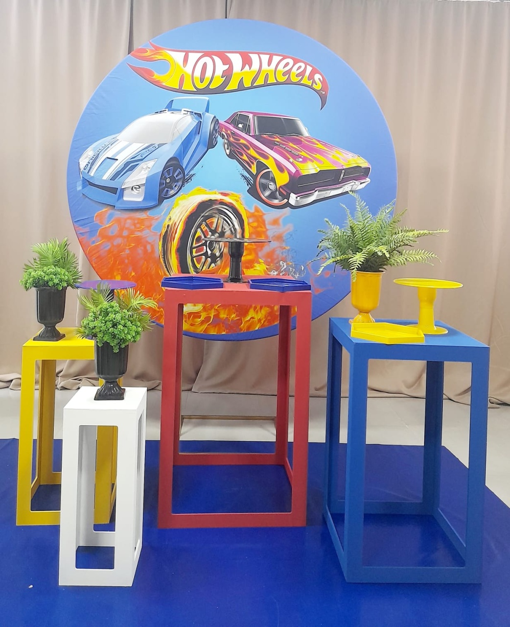 Hot Wheels Modelo C - Cenário Mágico Festa