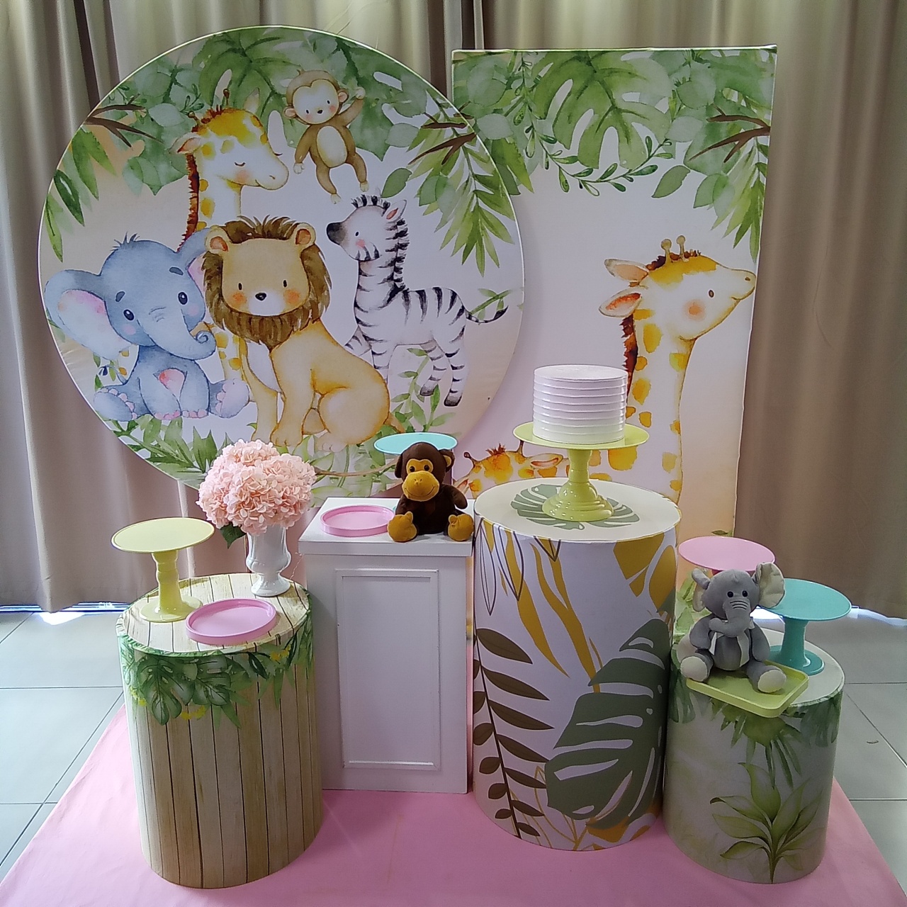 Baby Safari 3 - Cenário Mágico Festa