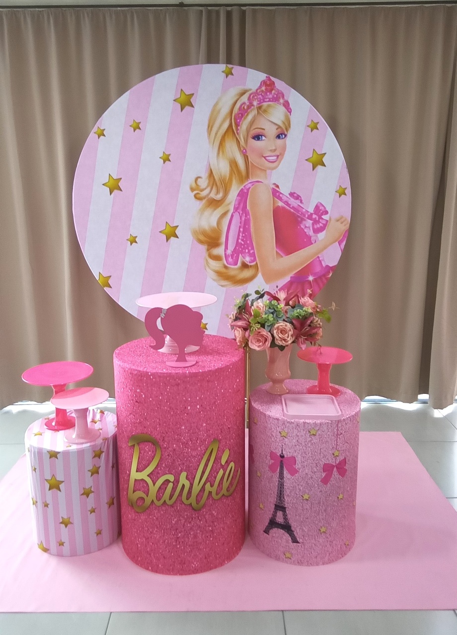 Barbie 1 - Cenário Mágico Festa