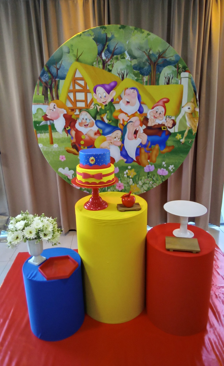 Branca de Neve A1 - Cenário Mágico Festa