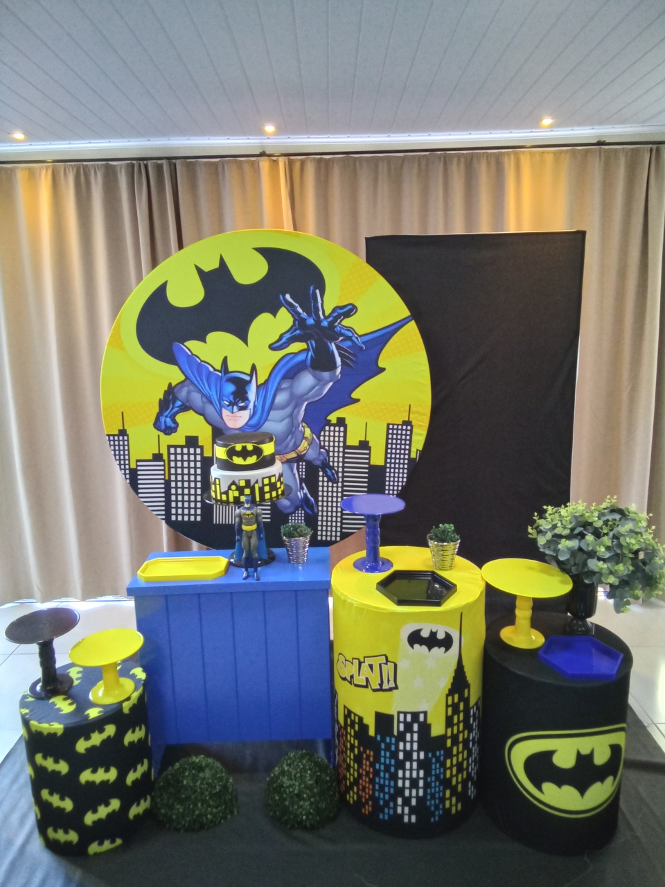 Batman Amarelo 3 - Cenário Mágico Festa