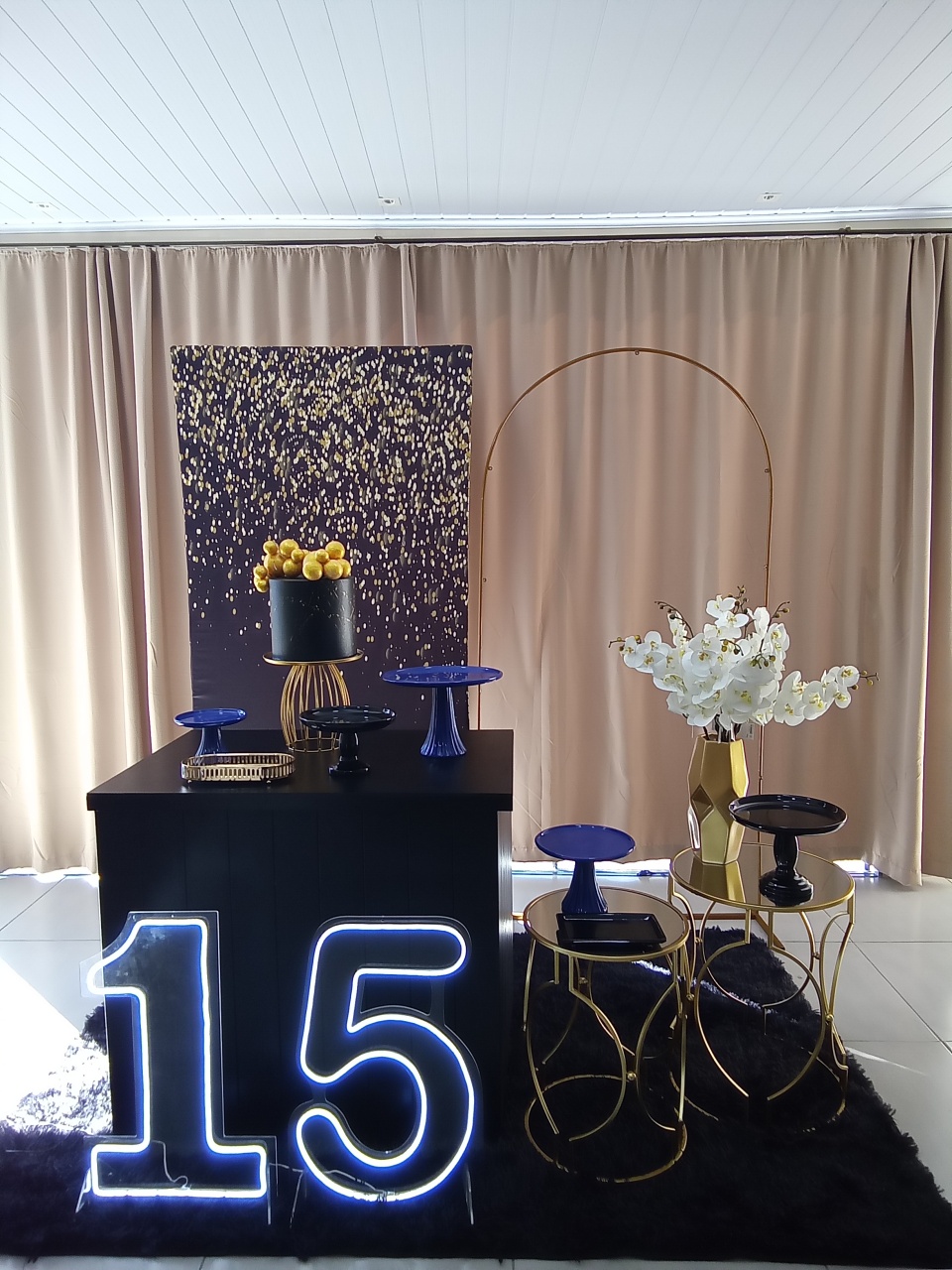 15 Anos Gliter Dourado 9 - Cenário Mágico Festa