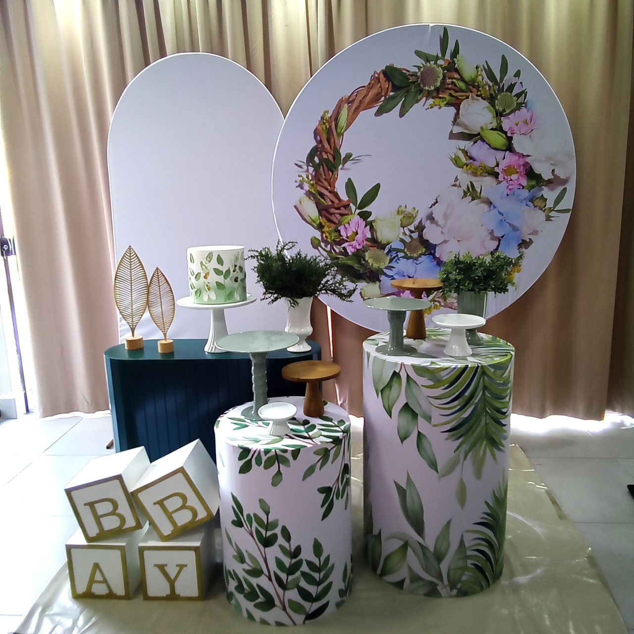 Branco E Floral 3.8 - Cenário Mágico Festa