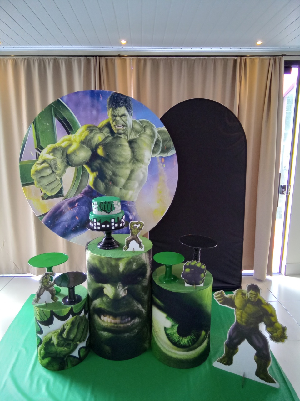 Hulk 2 - Cenário Mágico Festa