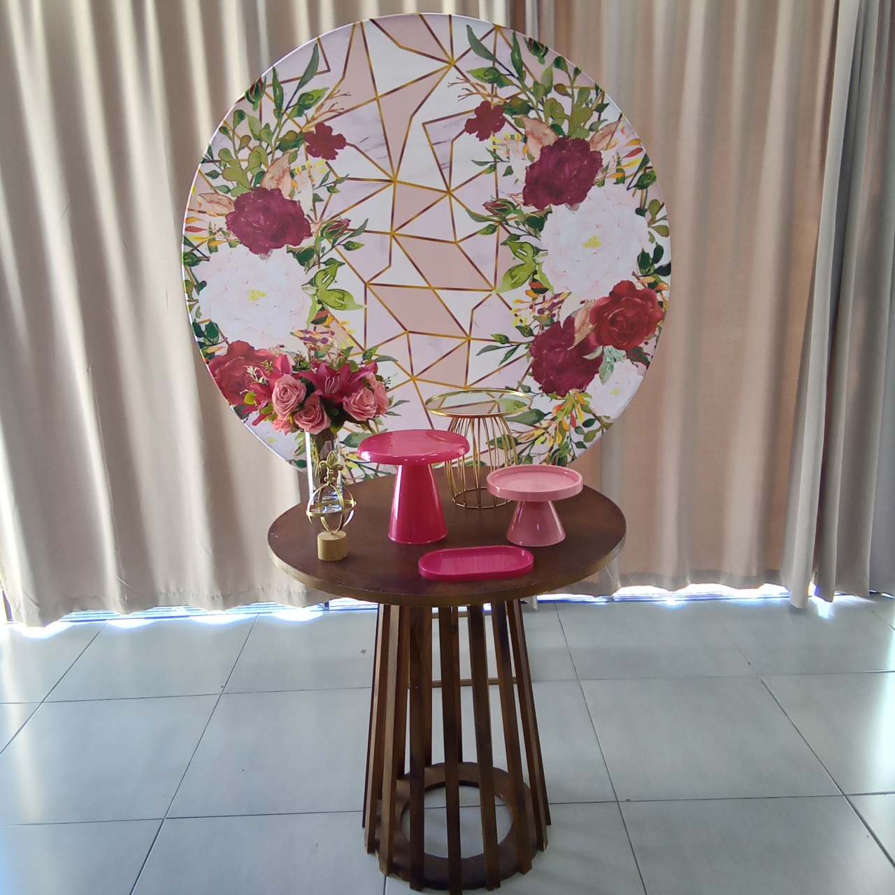 Floral Vermelho Geometrico 5 - Cenário Mágico Festa