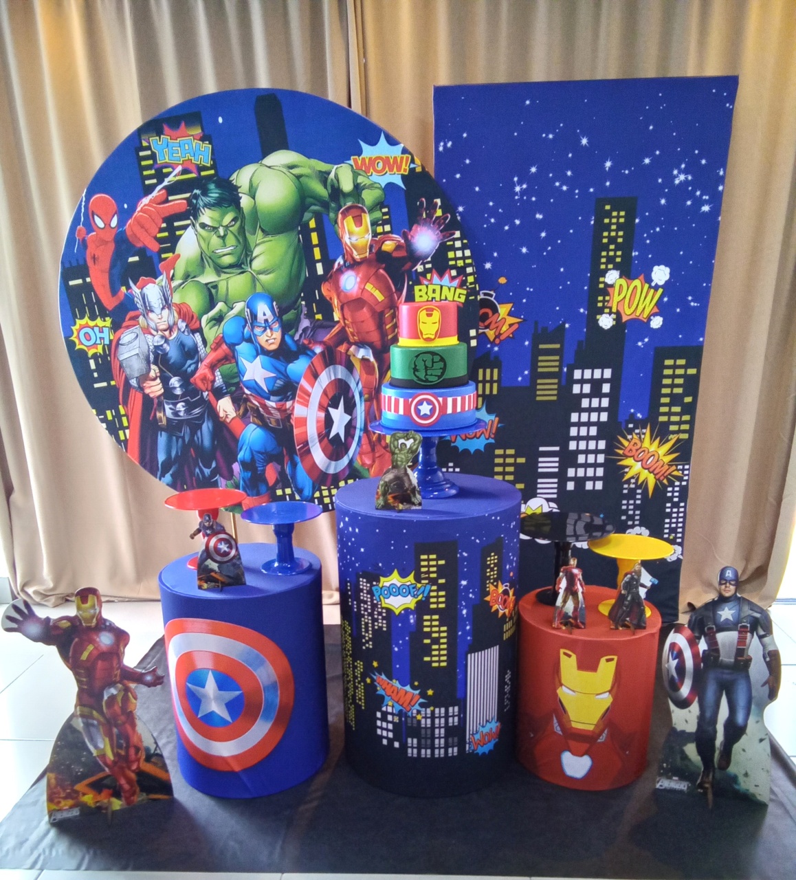 Vingadores 2 - Cenário Mágico Festa