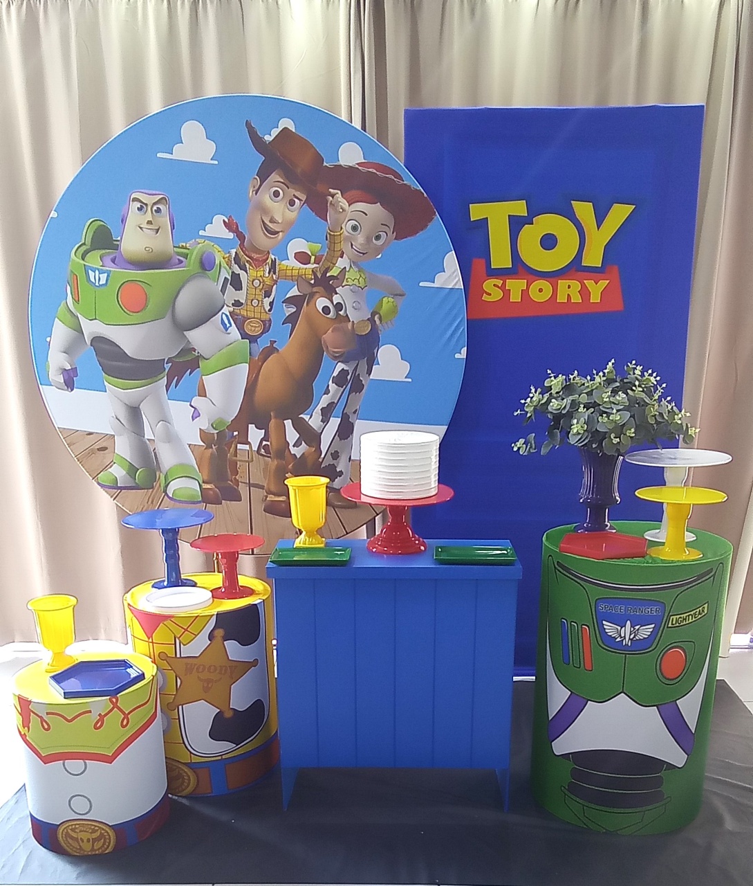 Toy Story 3 - Cenário Mágico Festa