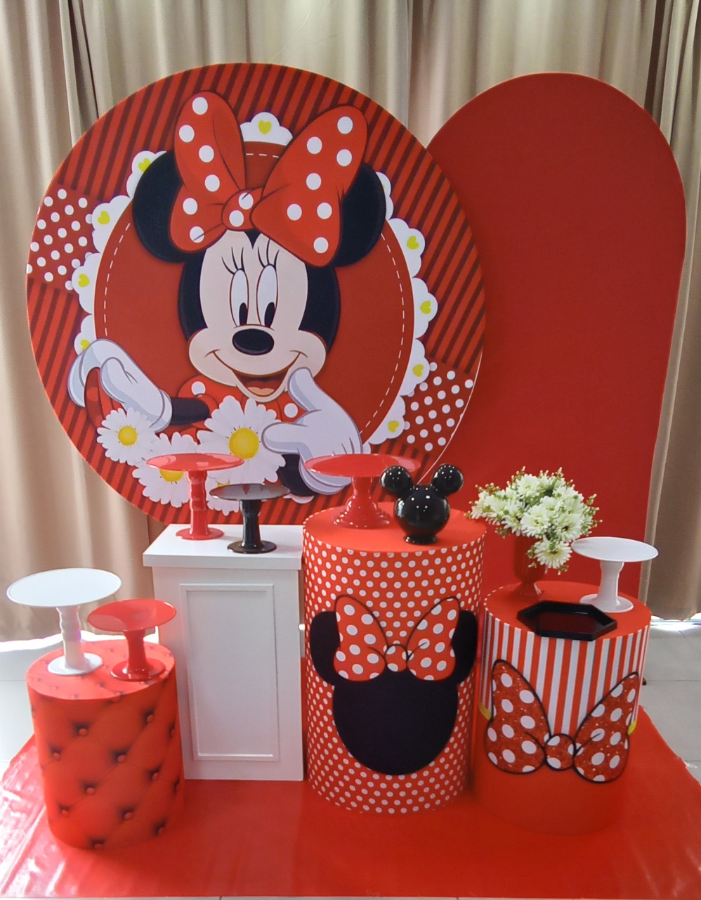 Minnie Vermelha 3 - Cenário Mágico Festa