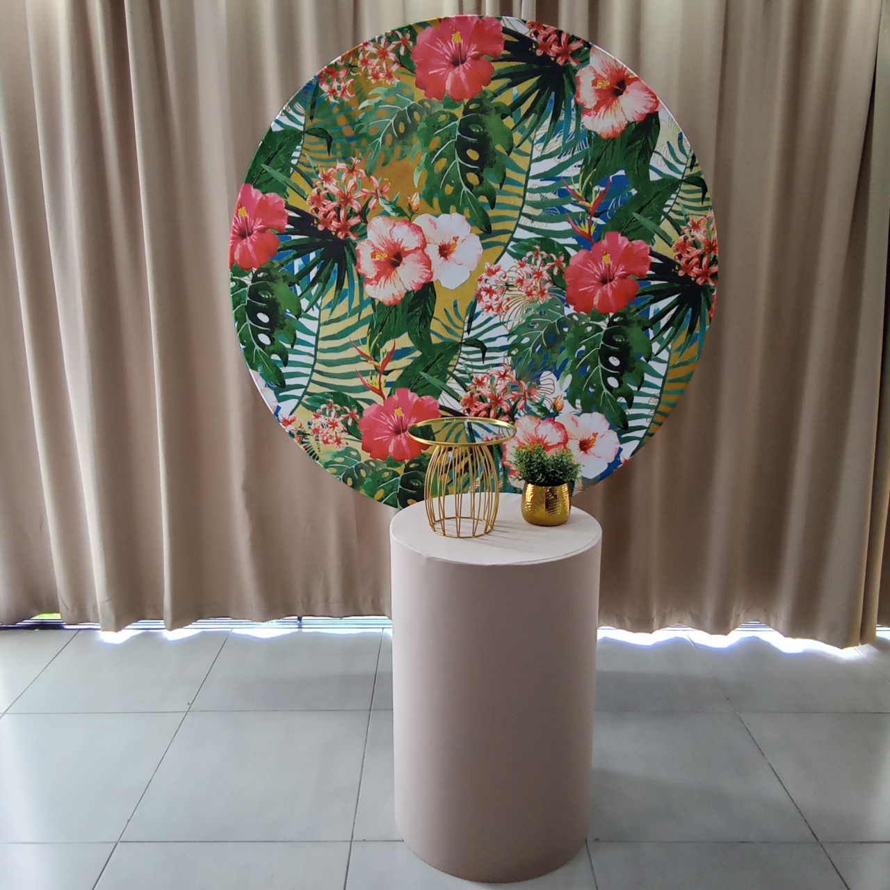 Floral Tropical Papola 1 - Cenário Mágico Festa