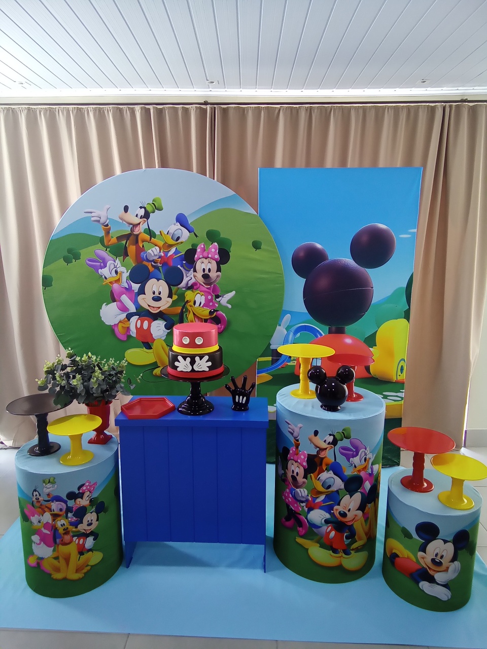 Mickey Turma 3 - Cenário Mágico Festa