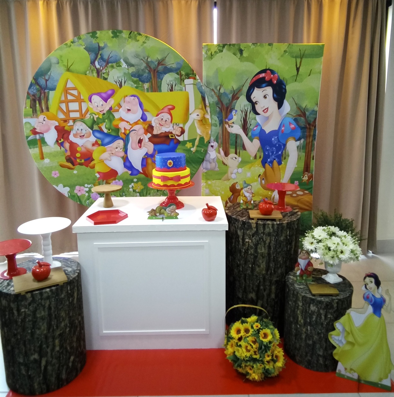 Branca de Neve B3 - Cenário Mágico Festa