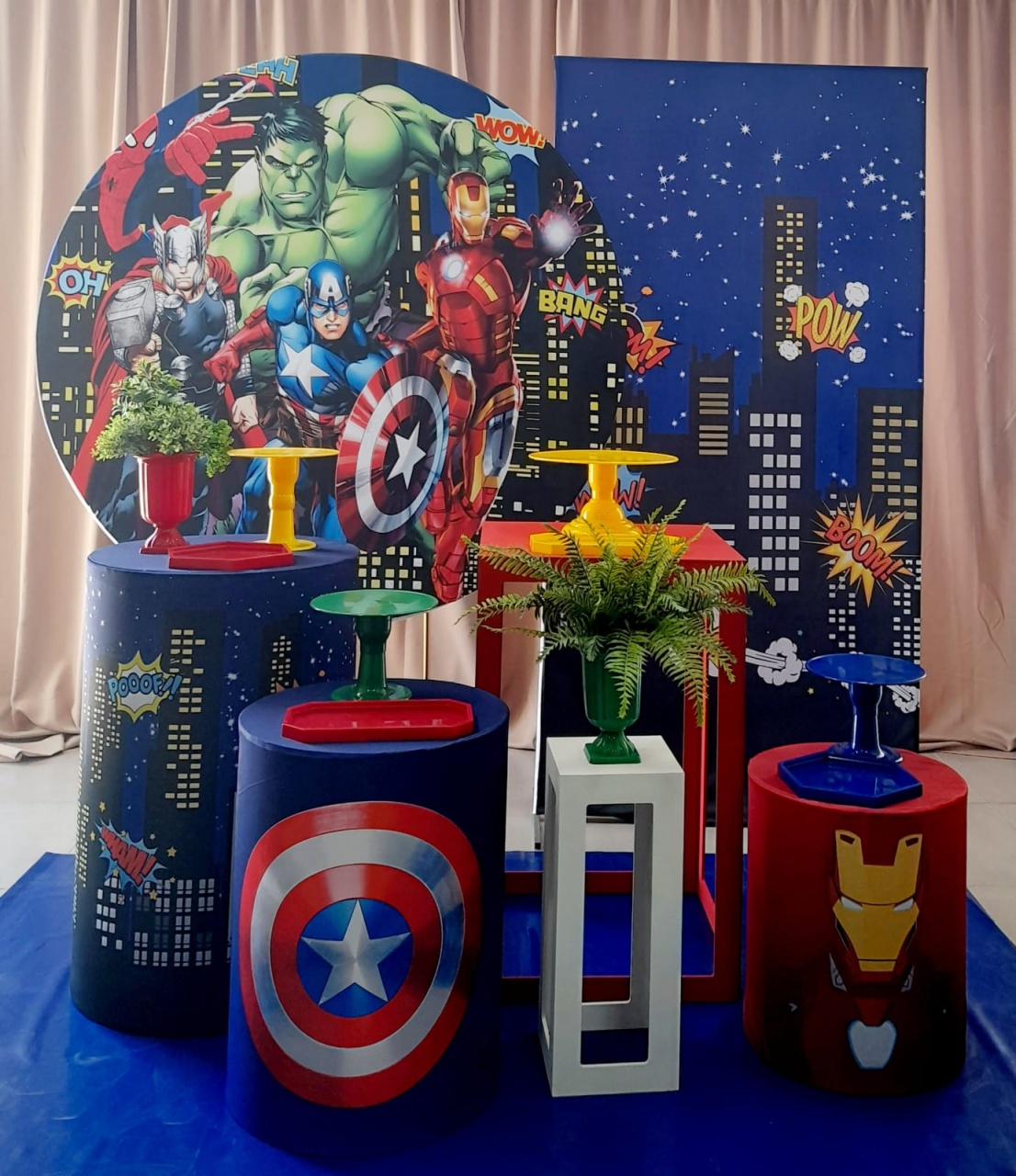 Vingadores 3 A - Cenário Mágico Festa