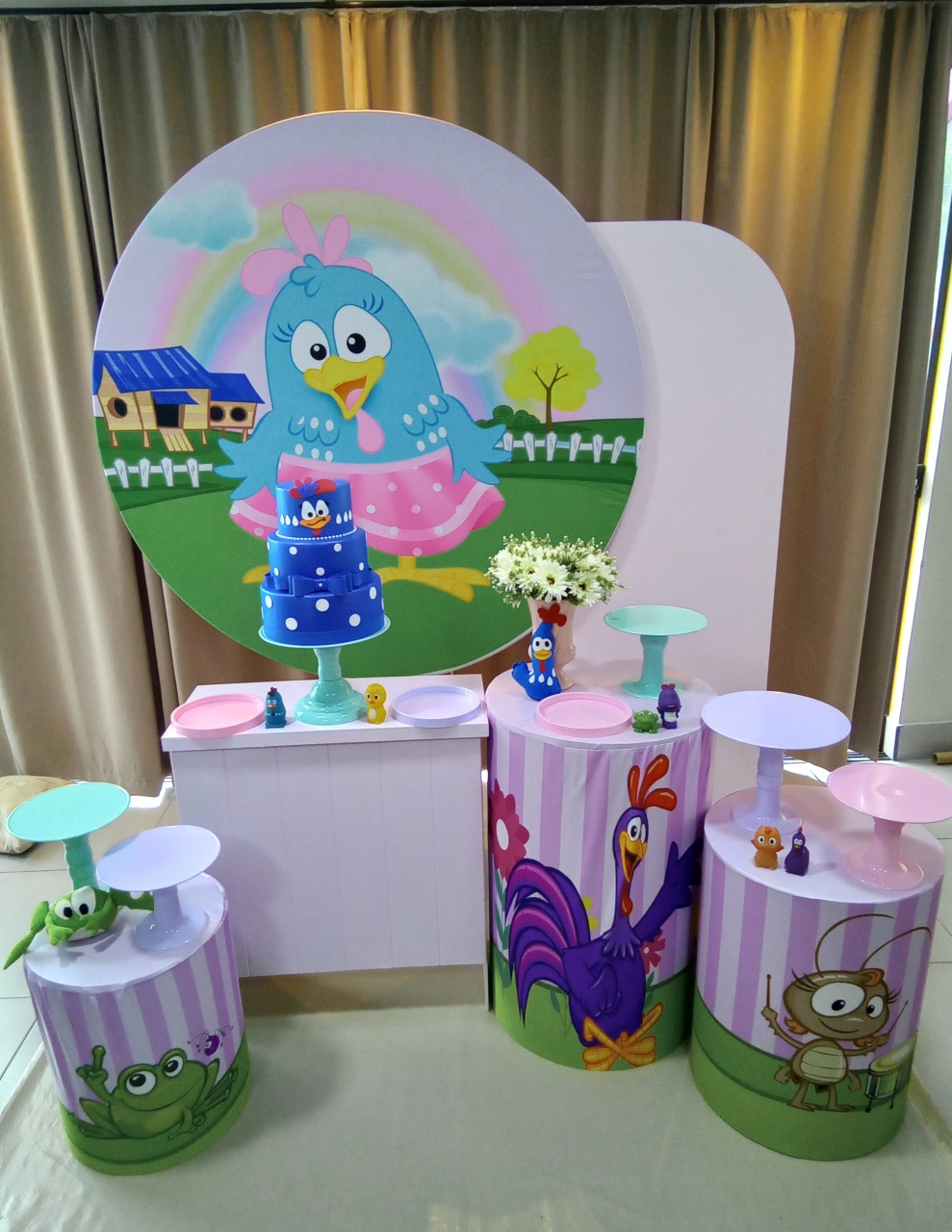 Galinha Pintadinha3 - Cenário Mágico Festa