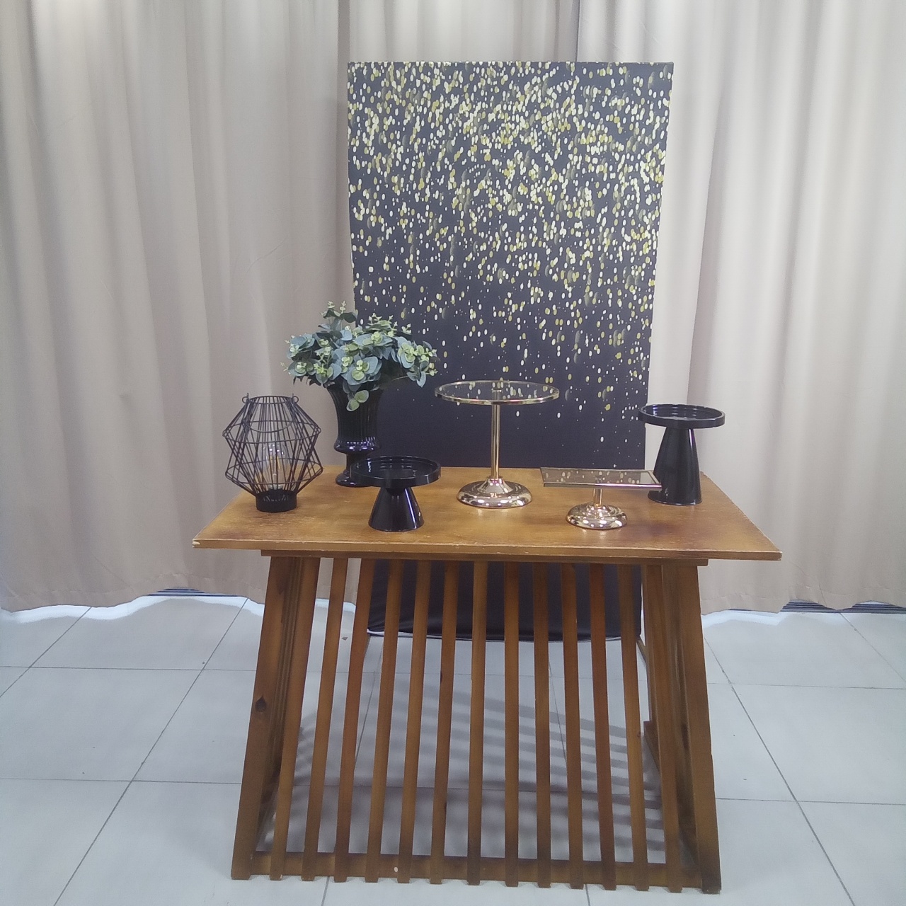 Preto Gliter Dourado 7 - Cenário Mágico Festa