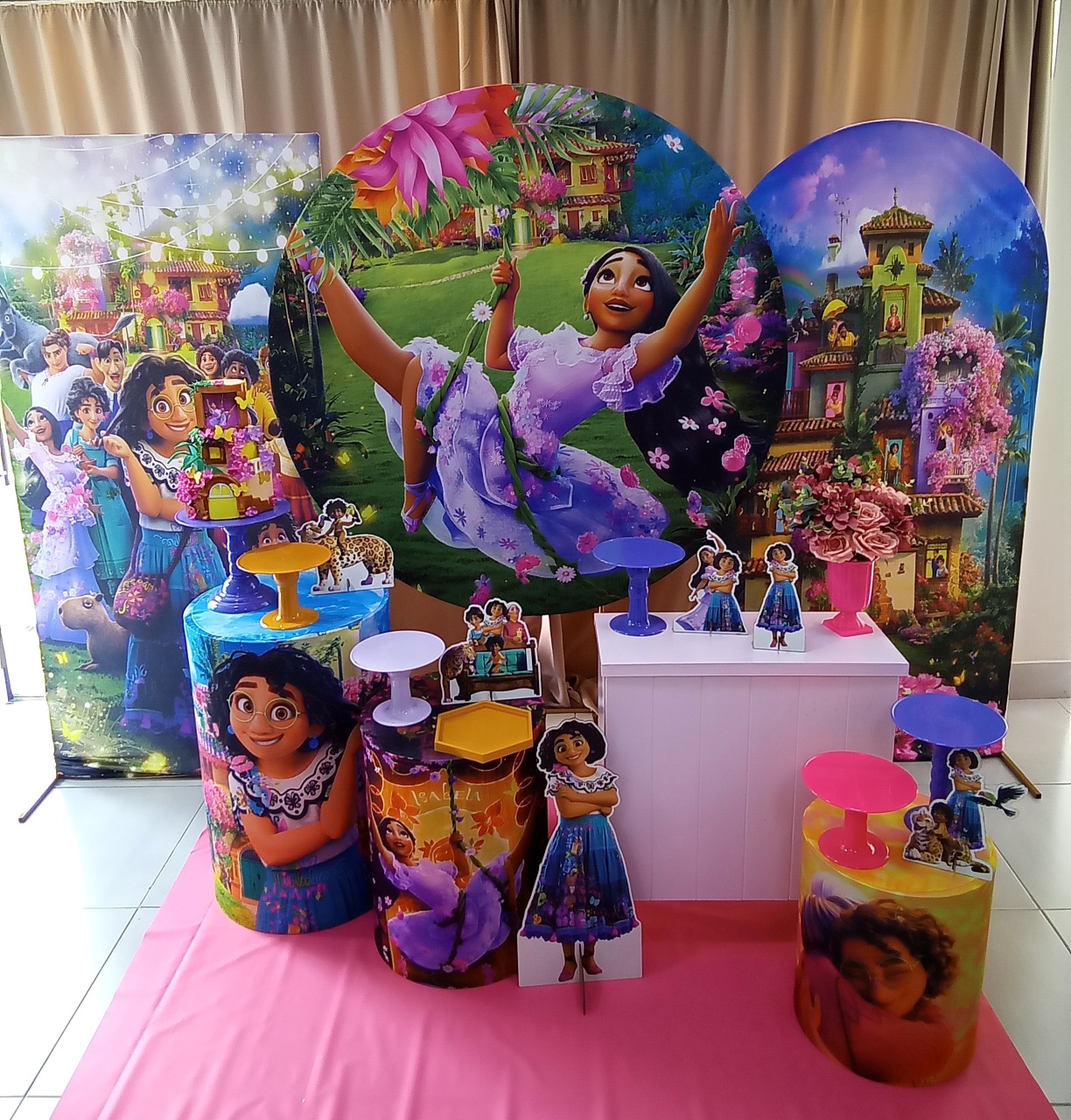 Encanto Isabela Decor - Cenário Mágico Festa