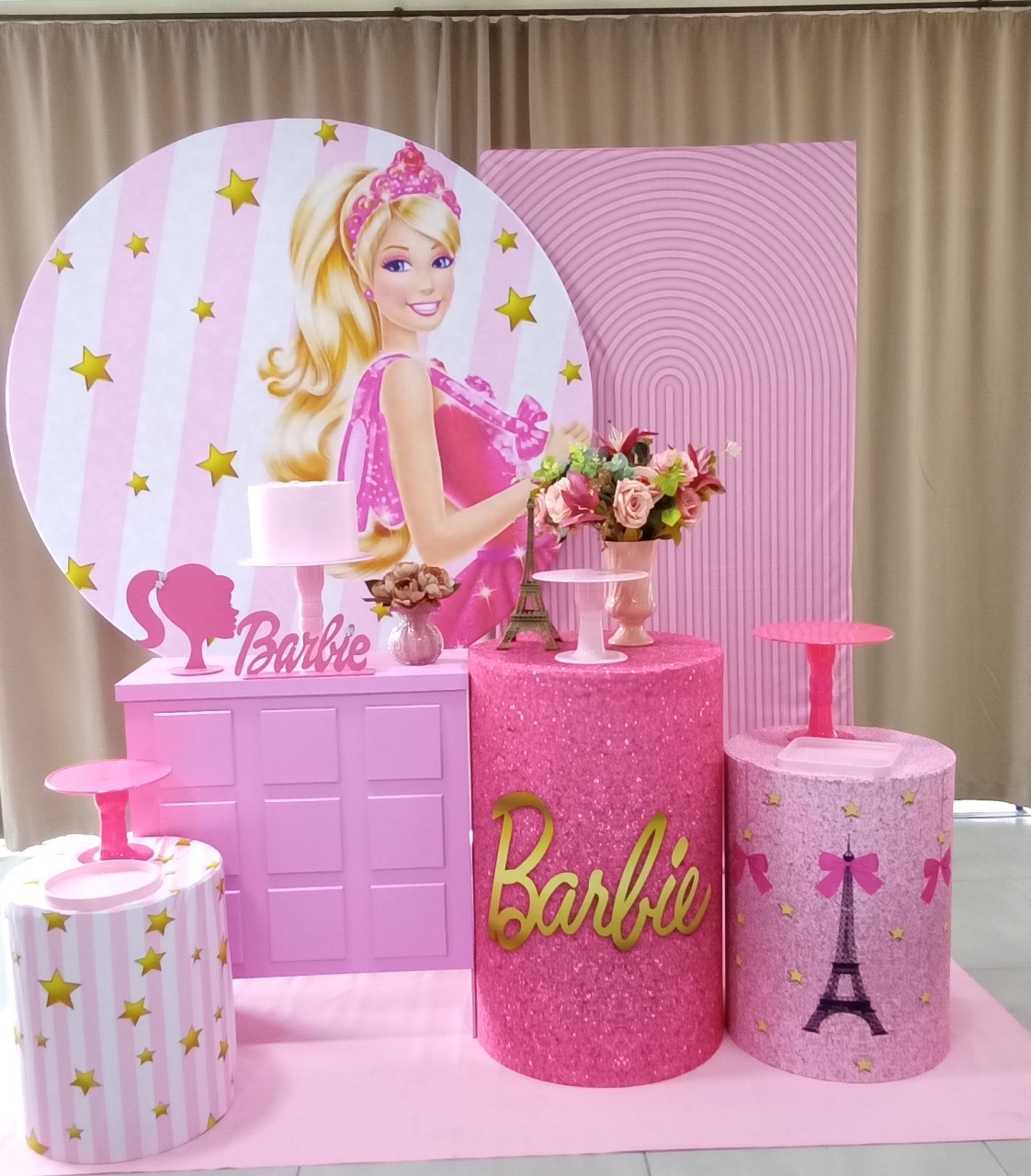 Barbie 3 - Cenário Mágico Festa