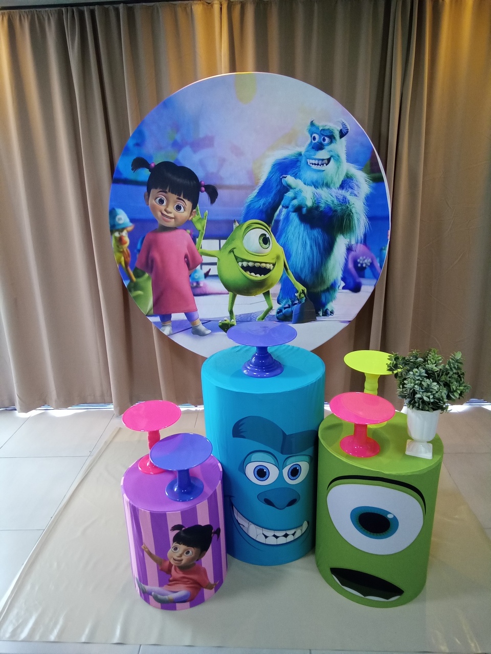 Monstros Sa 1 - Cenário Mágico Festa