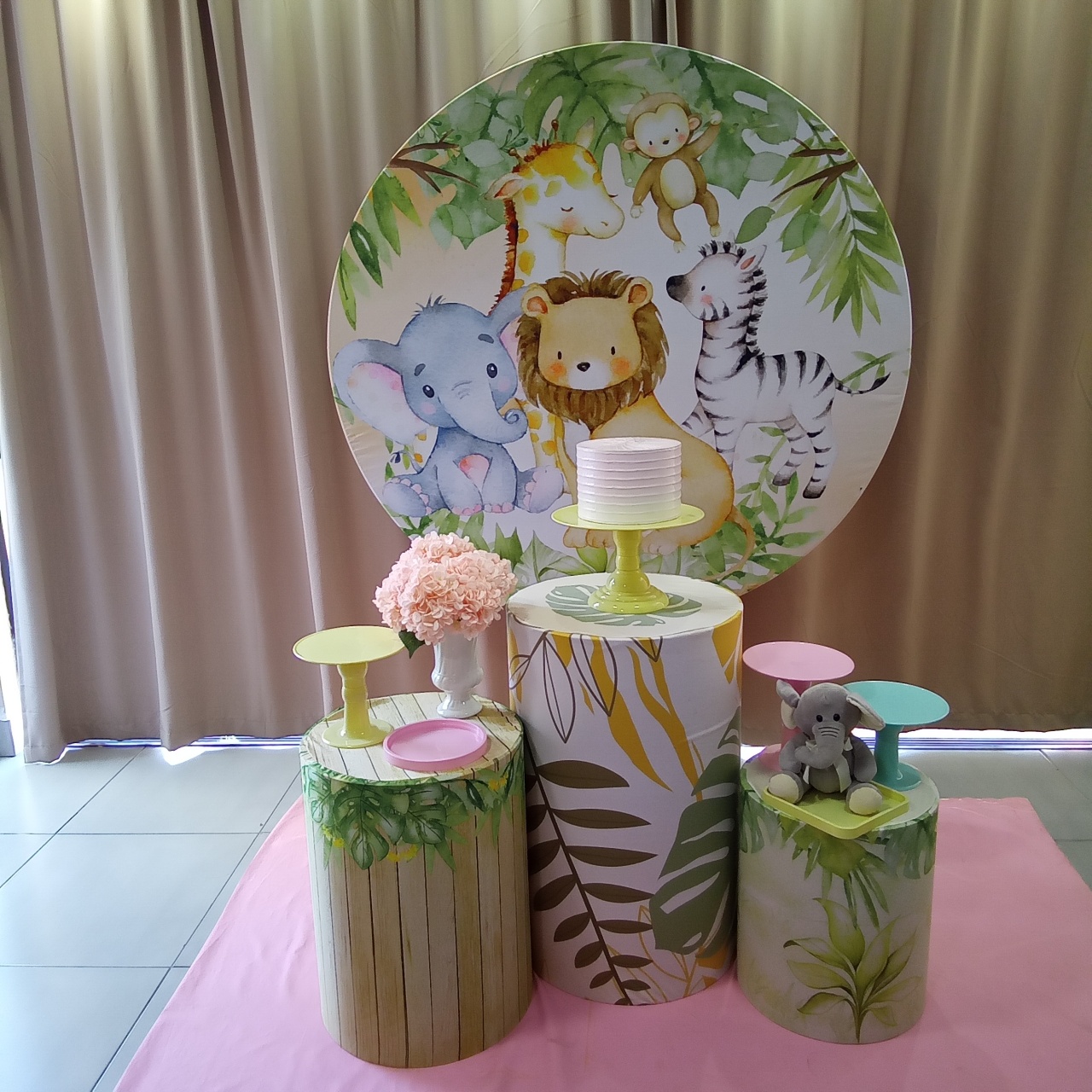 Baby Safari 1 - Cenário Mágico Festa