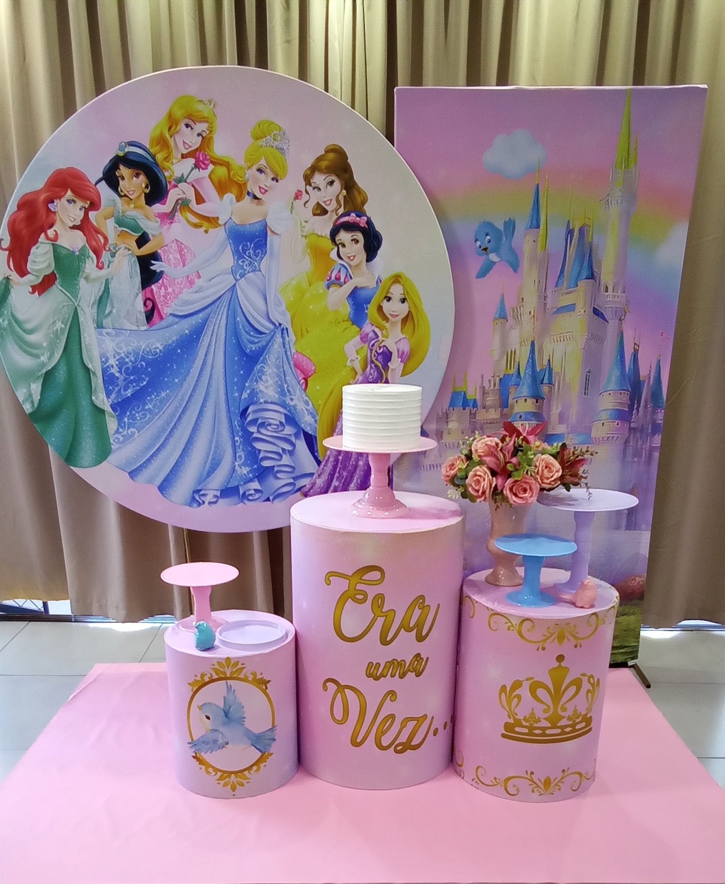 Princesas 2 A - Cenário Mágico Festa