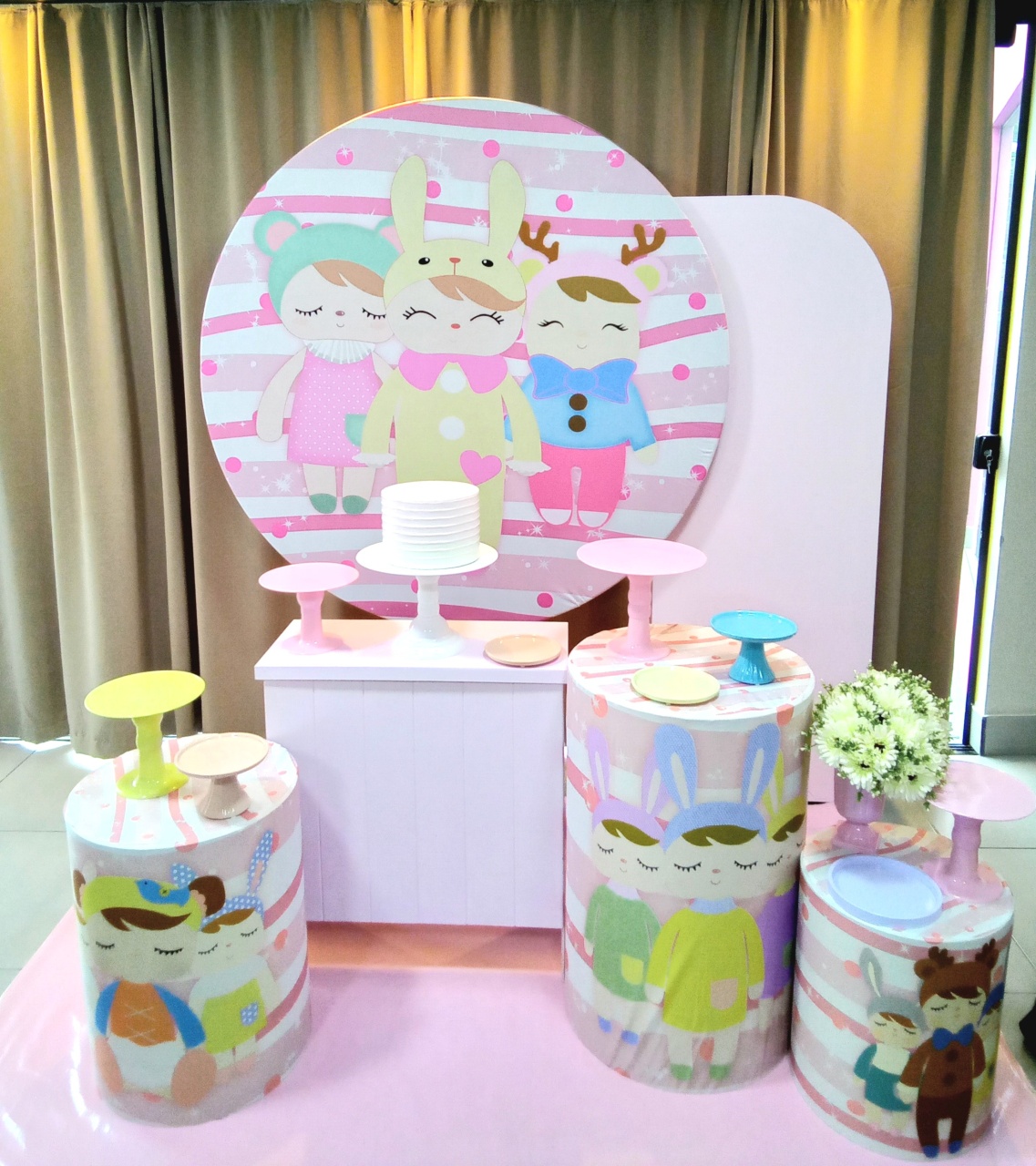 Boneca Metoo 3 - Cenário Mágico Festa