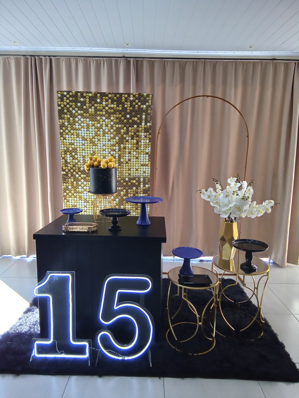 15 Anos Preto E Dourado 9 - Cenário Mágico Festa