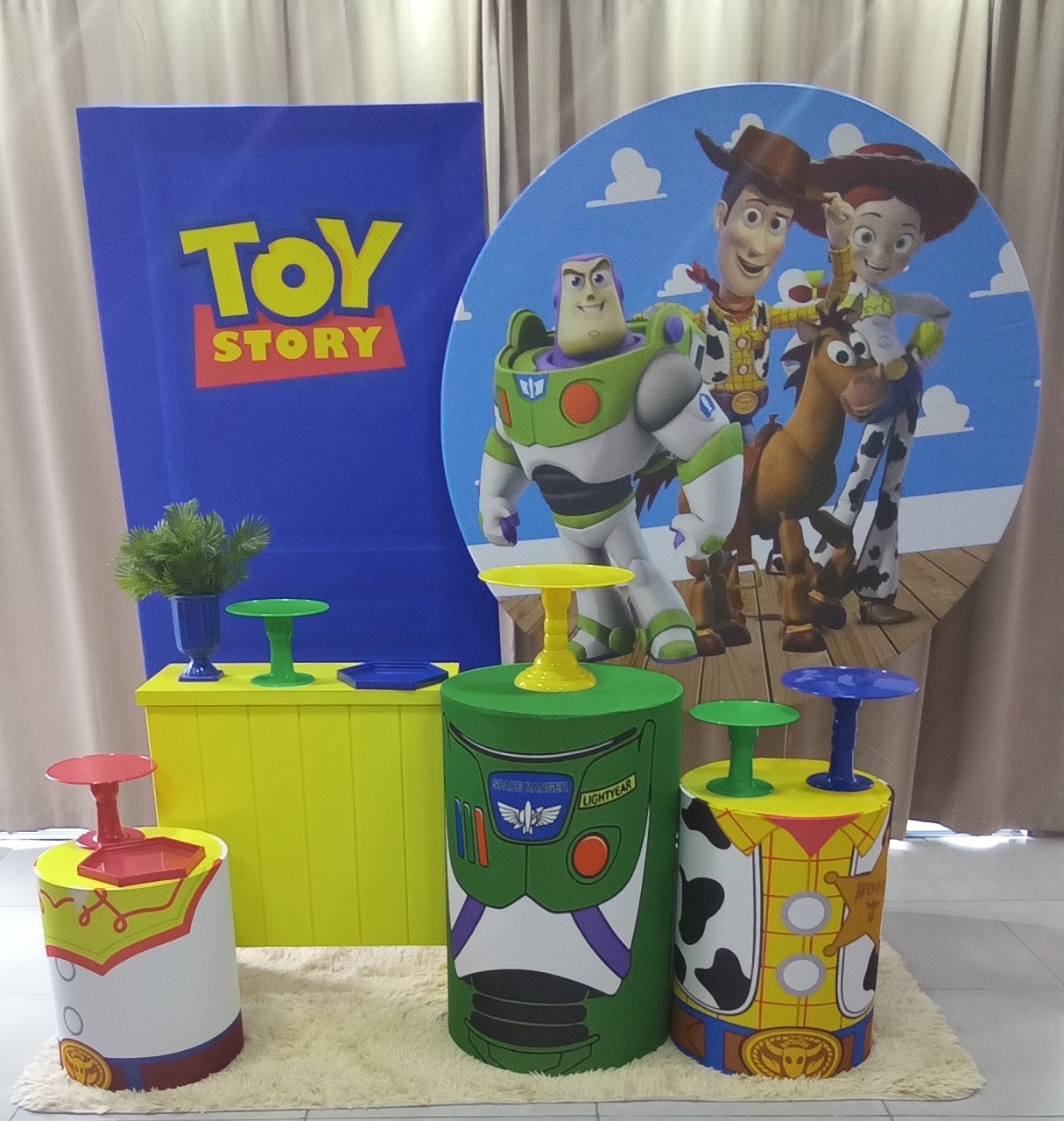 Toy Story 3 A - Cenário Mágico Festa