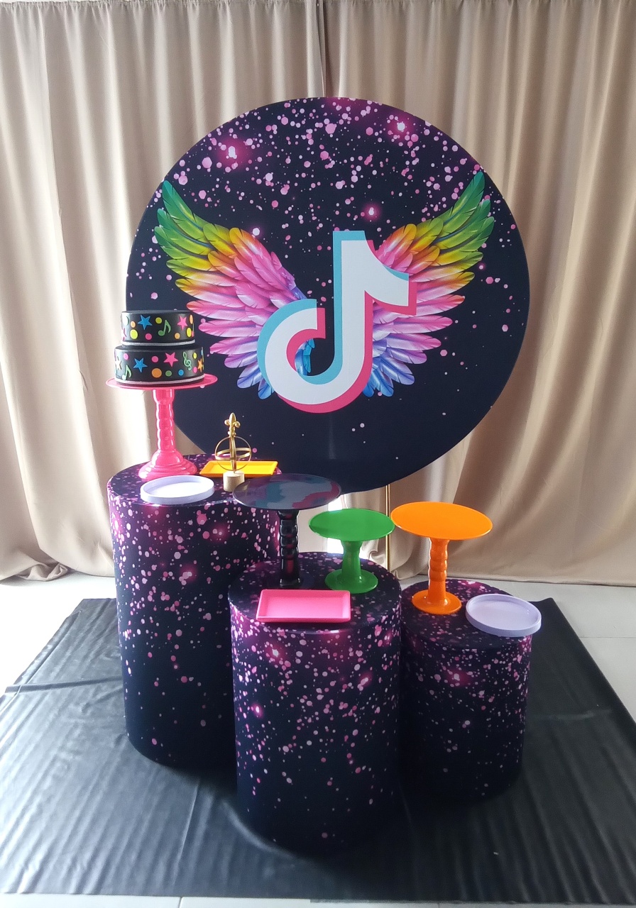 Tik Tok 1 A - Cenário Mágico Festa