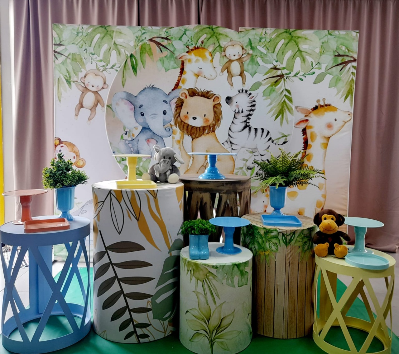 Safari Baby 4 - Cenário Mágico Festa
