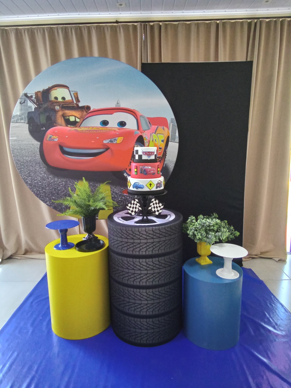 Carros S.a 2 B - Cenário Mágico Festa