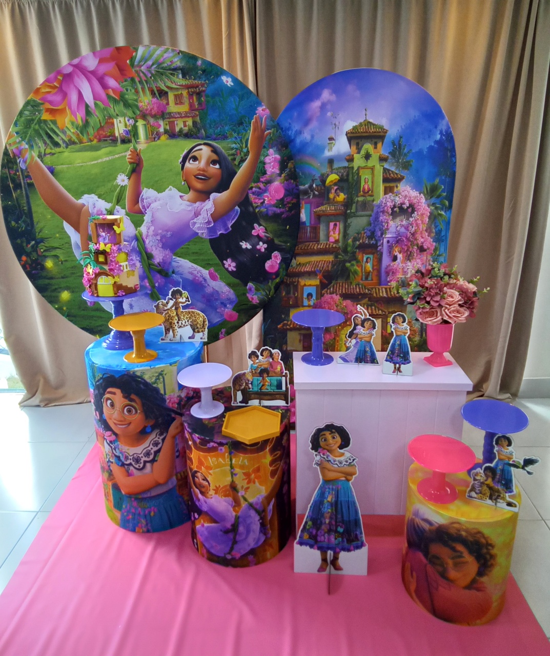 Encanto Isabela 3 - Cenário Mágico Festa