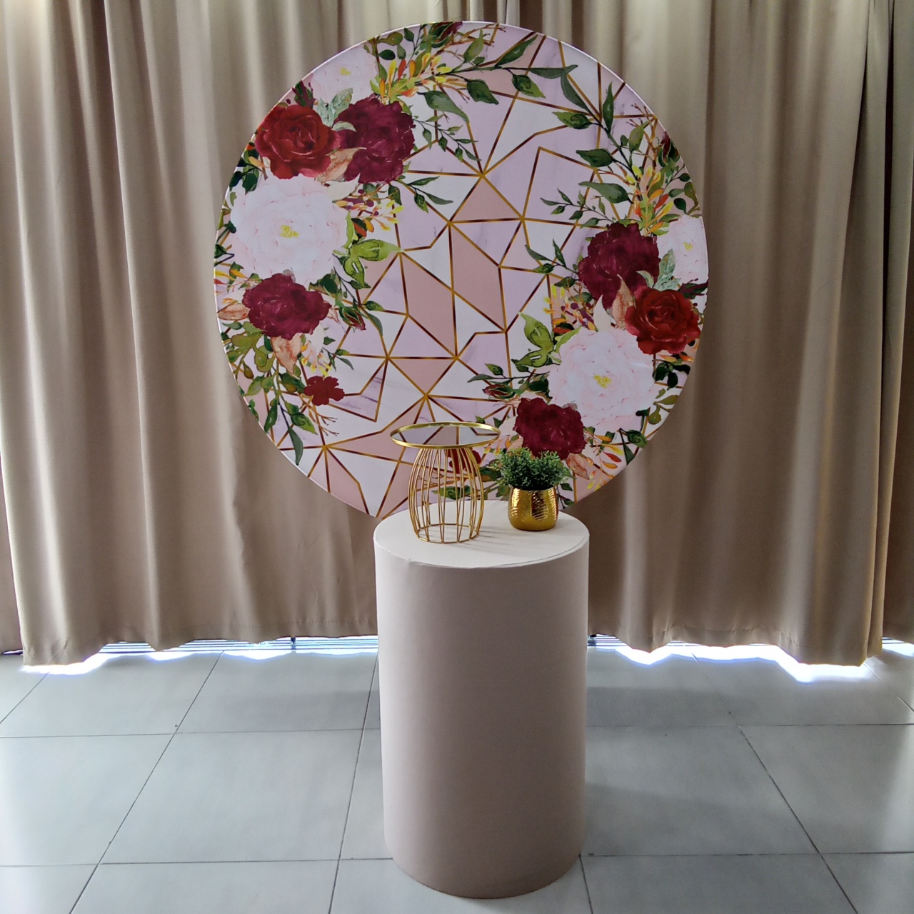Floral Vermelho Geometrico 1 - Cenário Mágico Festa