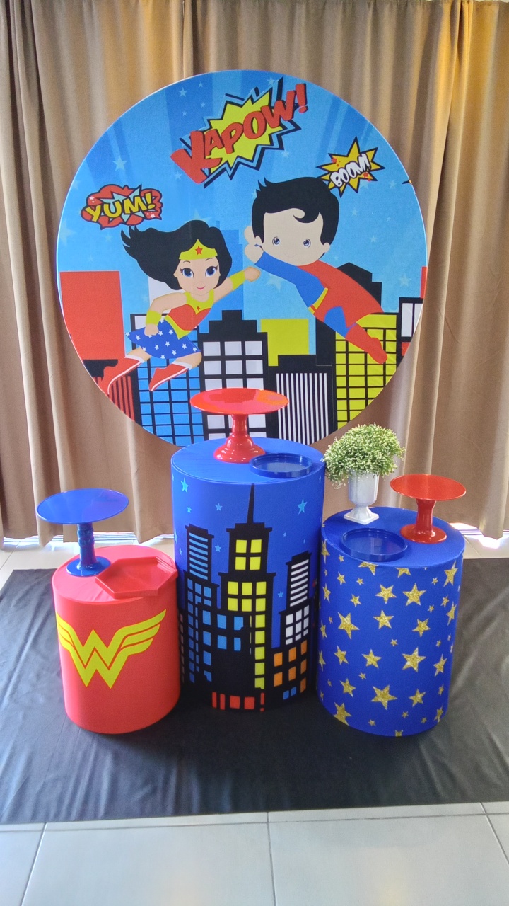 Mulher Maravilha X Super 1 - Cenário Mágico Festa