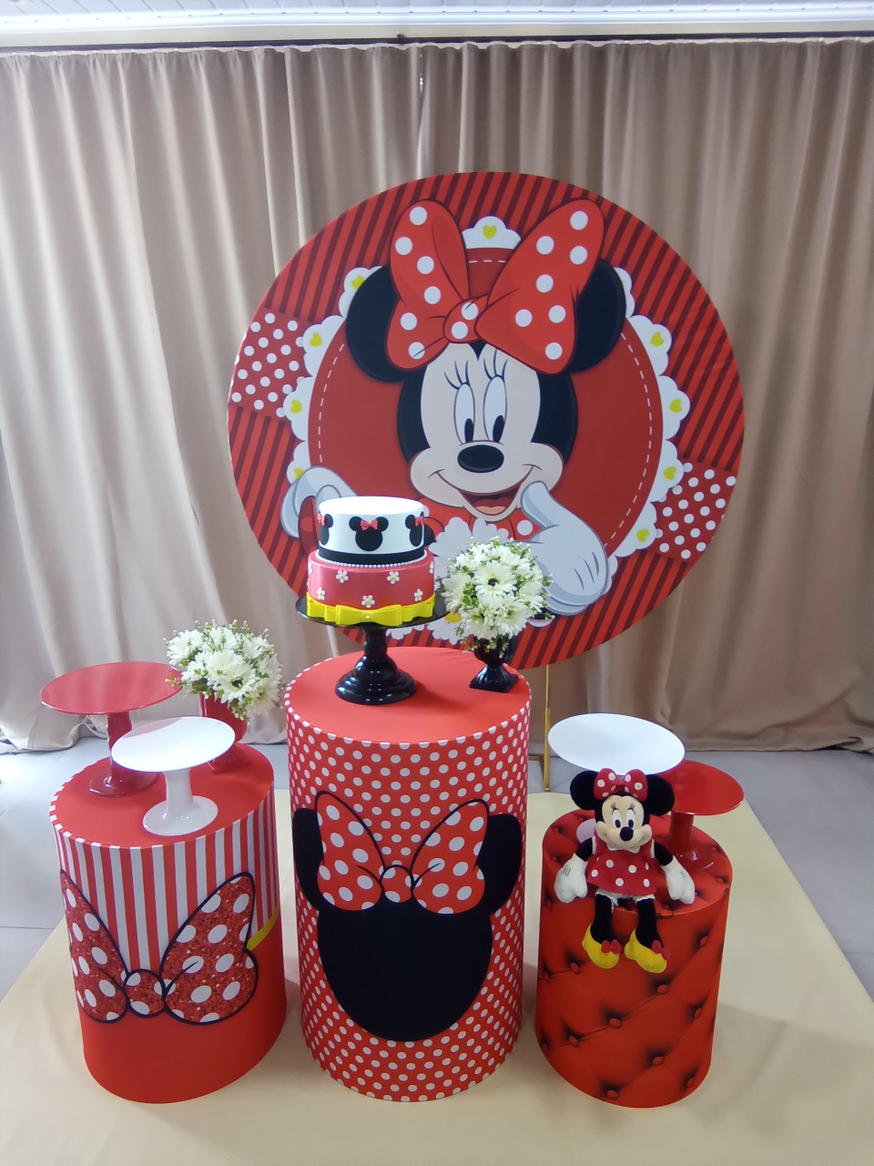 Minnie Vermelha 1 - Cenário Mágico Festa