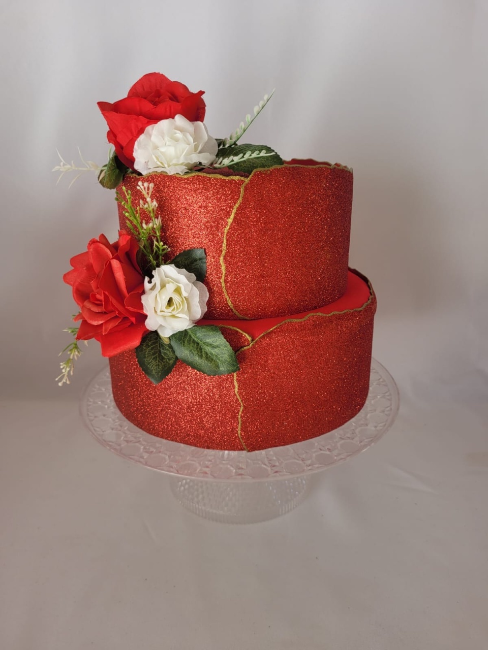 Bolo Fake Vermelho Floral - Monte Festa