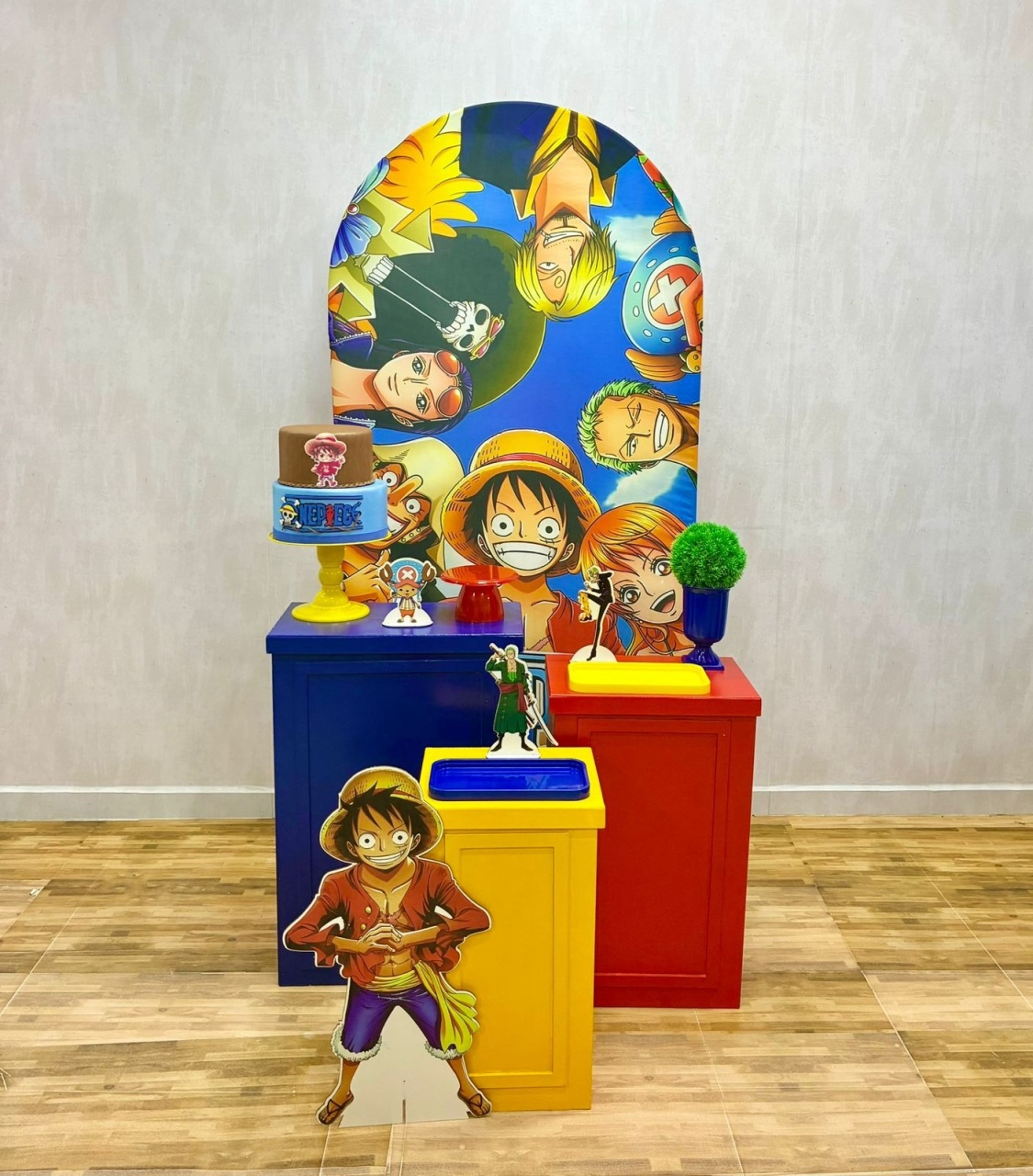 One Piece Com Mesas Cubo  - Creare Decorações 