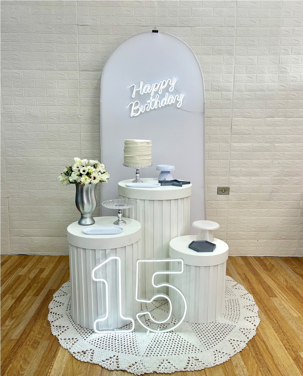  Branco E Prata Com Ripado - Composição   - Creare Decorações 
