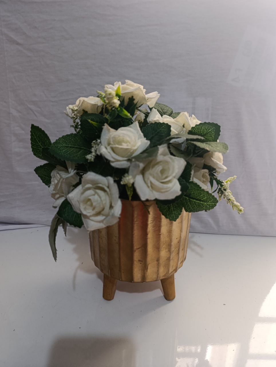 Vaso Dourado Pé Pinus M  - AMÔ ATELIÊ DECORAÇÃO