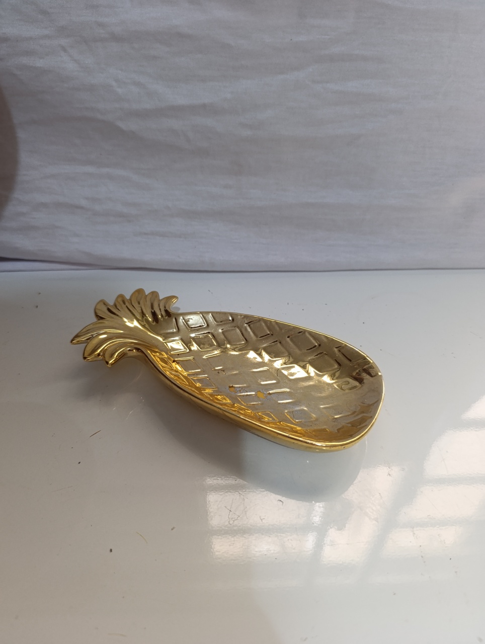 Bandeja Dourada Abacaxi - AMÔ ATELIÊ DECORAÇÃO