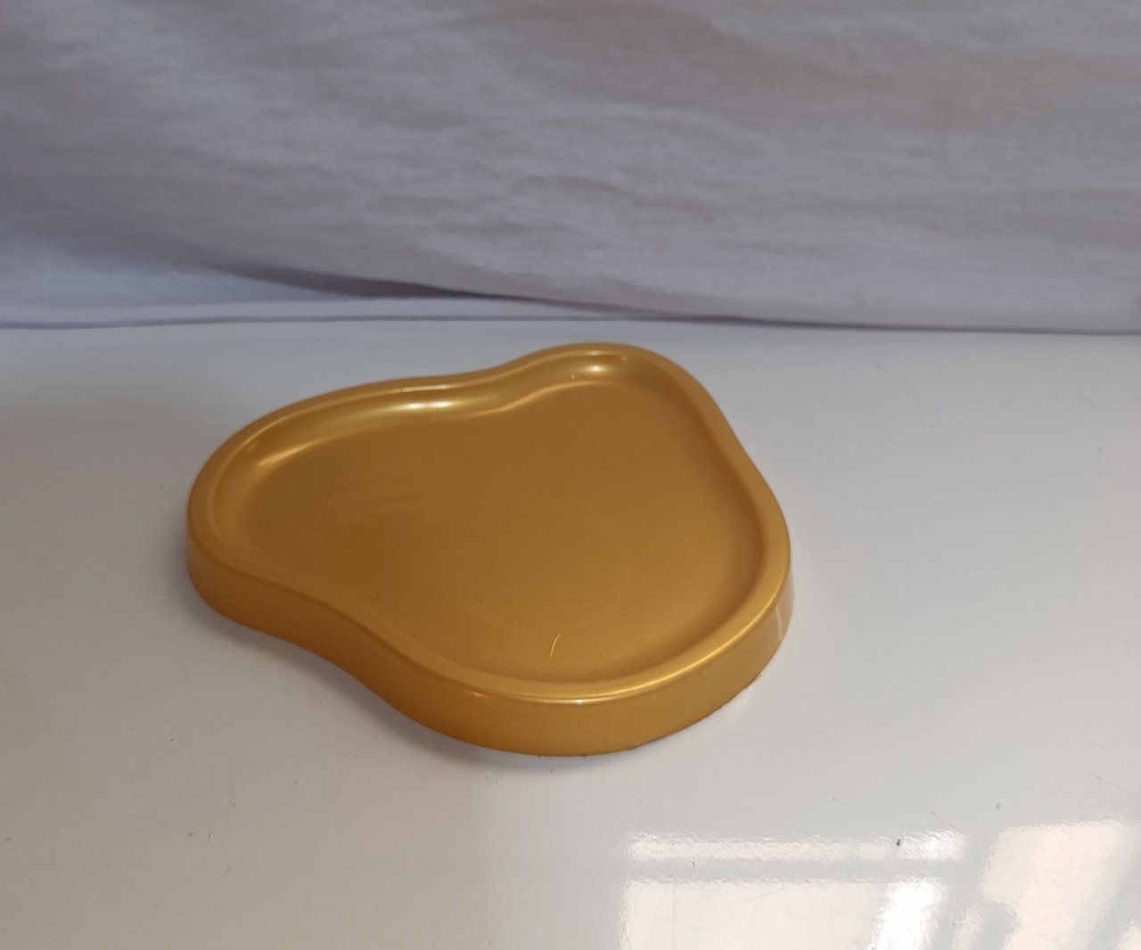 Bandeja Dourada Orgânica  - AMÔ ATELIÊ DECORAÇÃO
