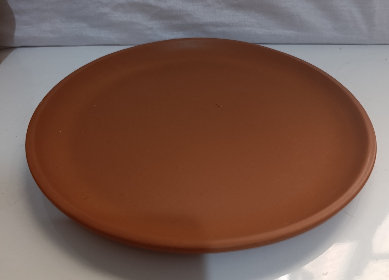 Bandeja Redonda Cerâmica Terracota M  - AMÔ ATELIÊ DECORAÇÃO