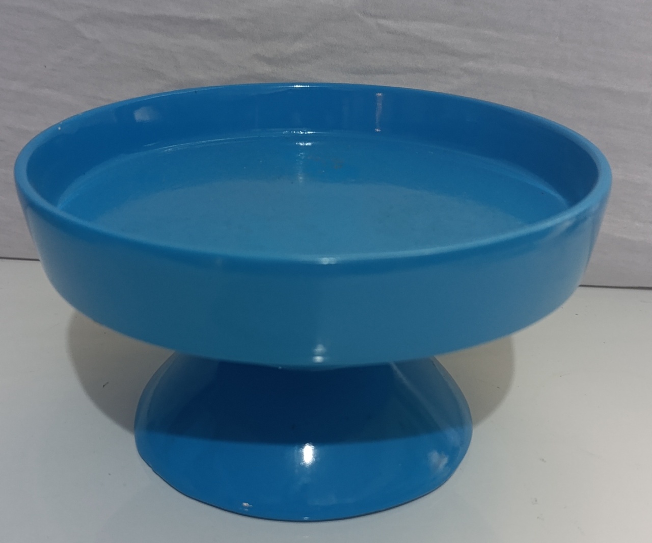 Boleira Cerâmica Com Borda Azul Royal M - AMÔ ATELIÊ DECORAÇÃO