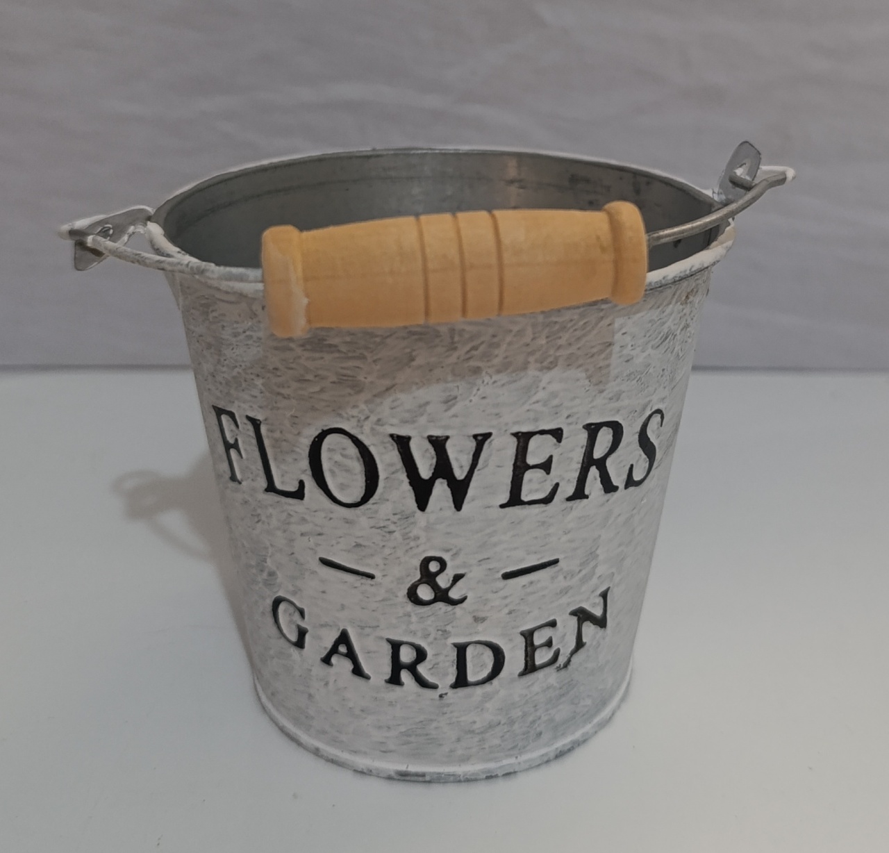 Baldinho Flower Branco - AMÔ ATELIÊ DECORAÇÃO